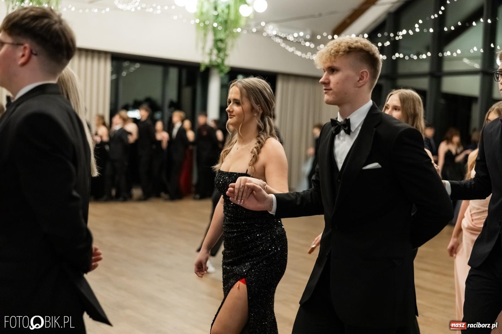 Zdjęcie w galerii na portalu naszraciborz.pl: ZSO nr 1 w Raciborzu po raz pierwszy bawi się na studniówce w Rudach [FOTO i WIDEO] wiadomości z regionu