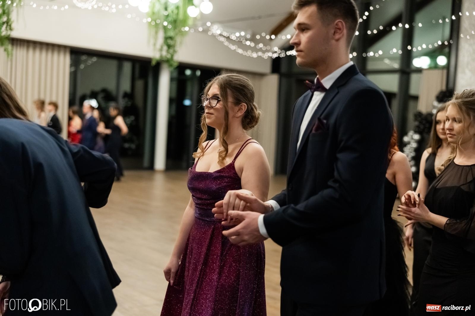 Zdjęcie w galerii na portalu naszraciborz.pl: ZSO nr 1 w Raciborzu po raz pierwszy bawi się na studniówce w Rudach [FOTO i WIDEO] wiadomości z regionu