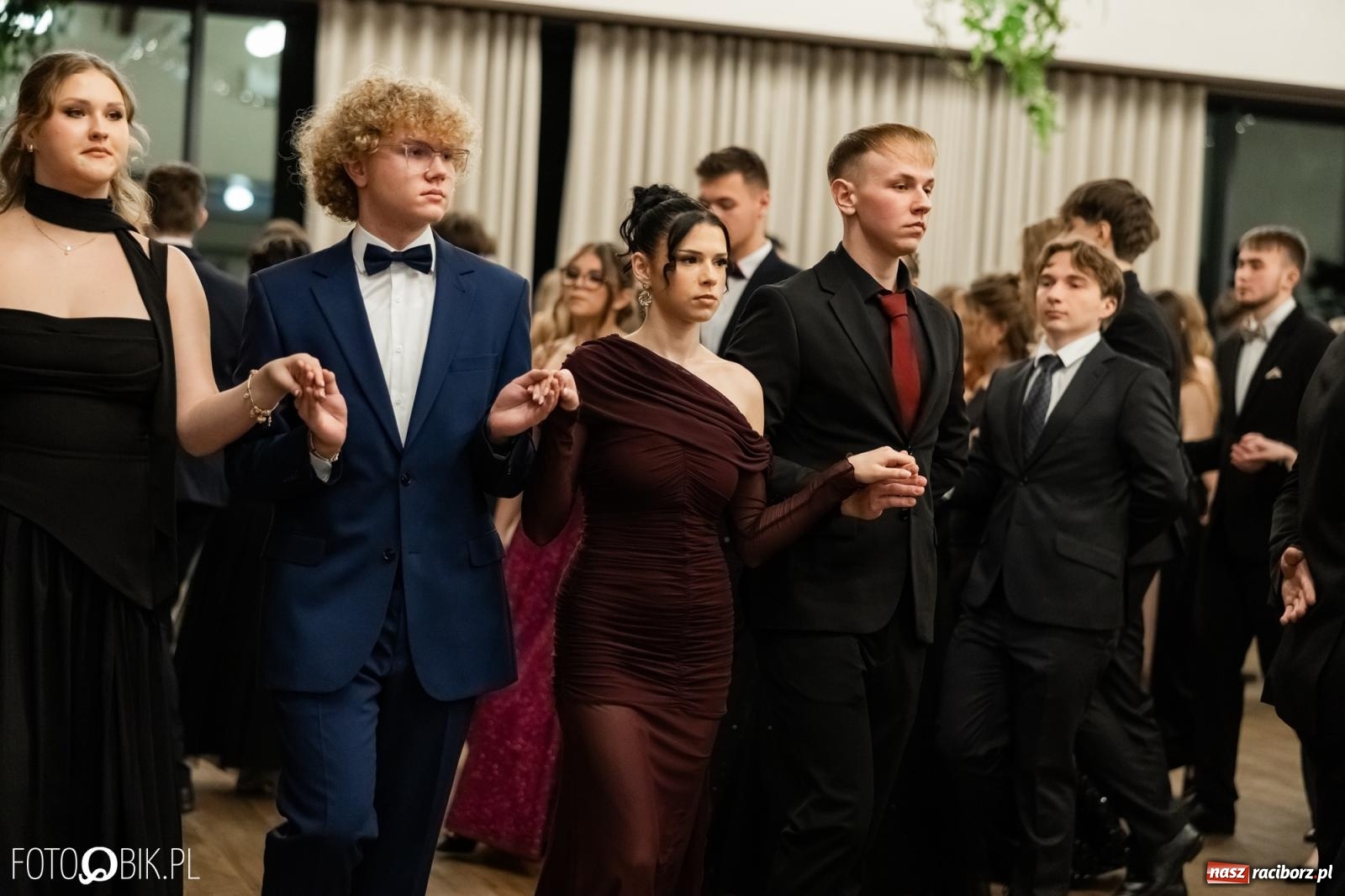 Zdjęcie w galerii na portalu naszraciborz.pl: ZSO nr 1 w Raciborzu po raz pierwszy bawi się na studniówce w Rudach [FOTO i WIDEO] wiadomości z regionu