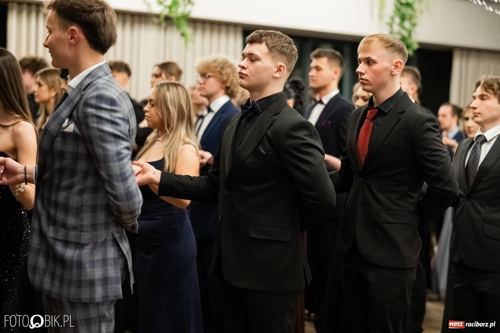 Zdjęcie w galerii na portalu naszraciborz.pl: ZSO nr 1 w Raciborzu po raz pierwszy bawi się na studniówce w Rudach [FOTO i WIDEO] wiadomości z regionu