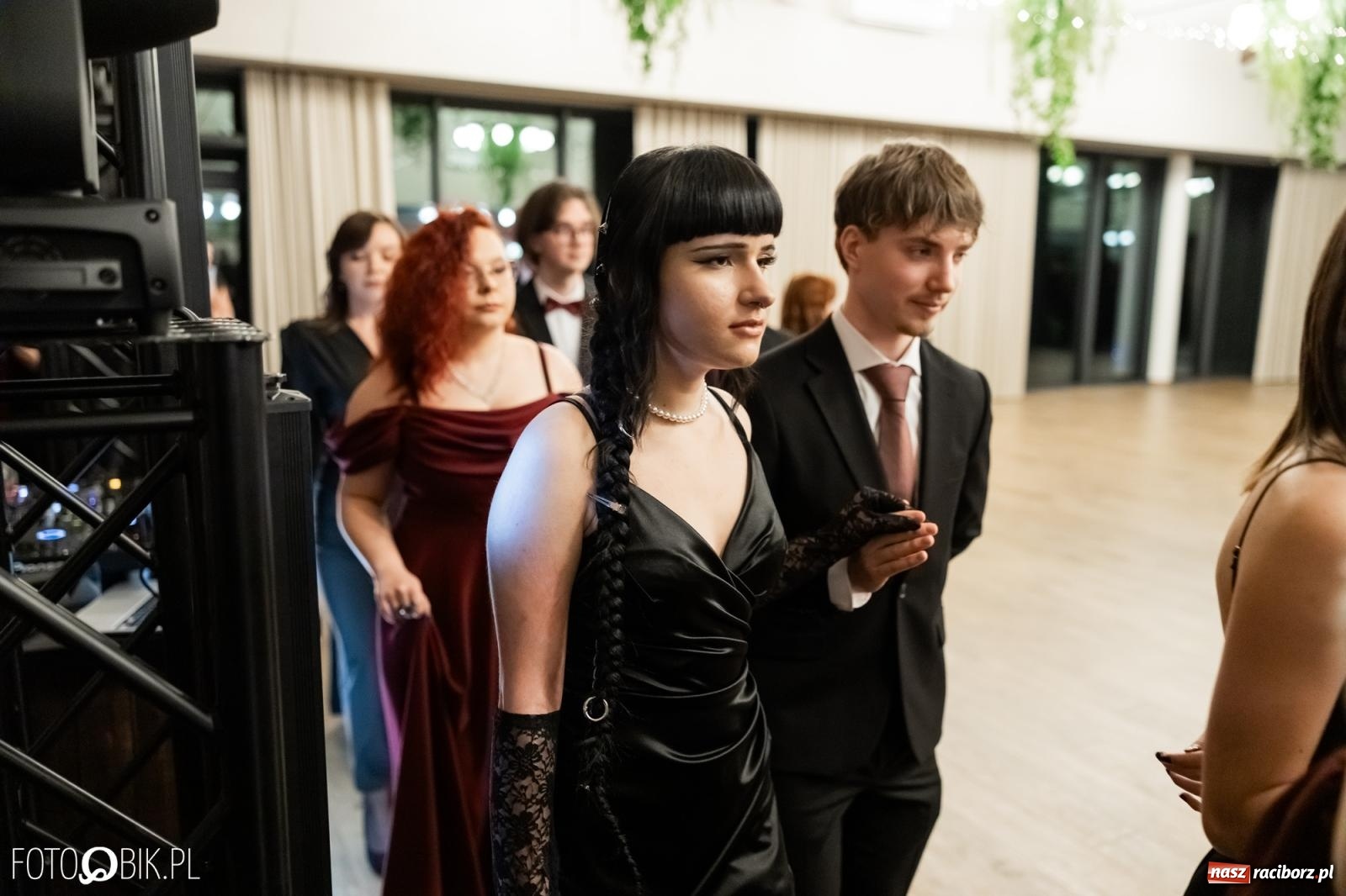 Zdjęcie w galerii na portalu naszraciborz.pl: ZSO nr 1 w Raciborzu po raz pierwszy bawi się na studniówce w Rudach [FOTO i WIDEO] wiadomości z regionu