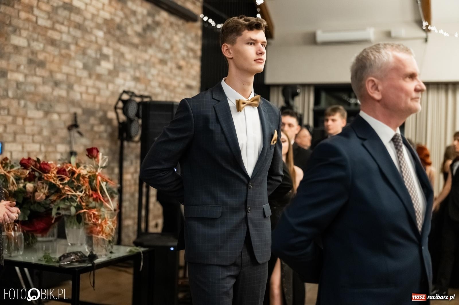 Zdjęcie w galerii na portalu naszraciborz.pl: ZSO nr 1 w Raciborzu po raz pierwszy bawi się na studniówce w Rudach [FOTO i WIDEO] wiadomości z regionu