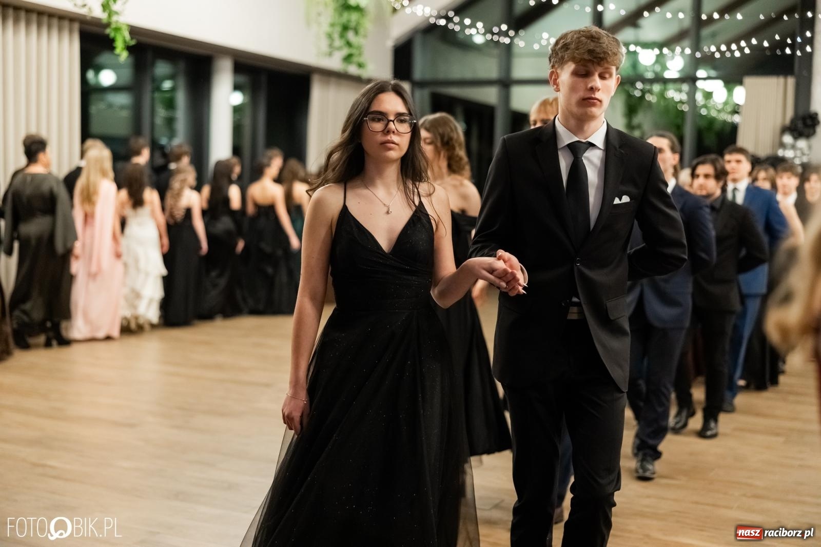 Zdjęcie w galerii na portalu naszraciborz.pl: ZSO nr 1 w Raciborzu po raz pierwszy bawi się na studniówce w Rudach [FOTO i WIDEO] wiadomości z regionu