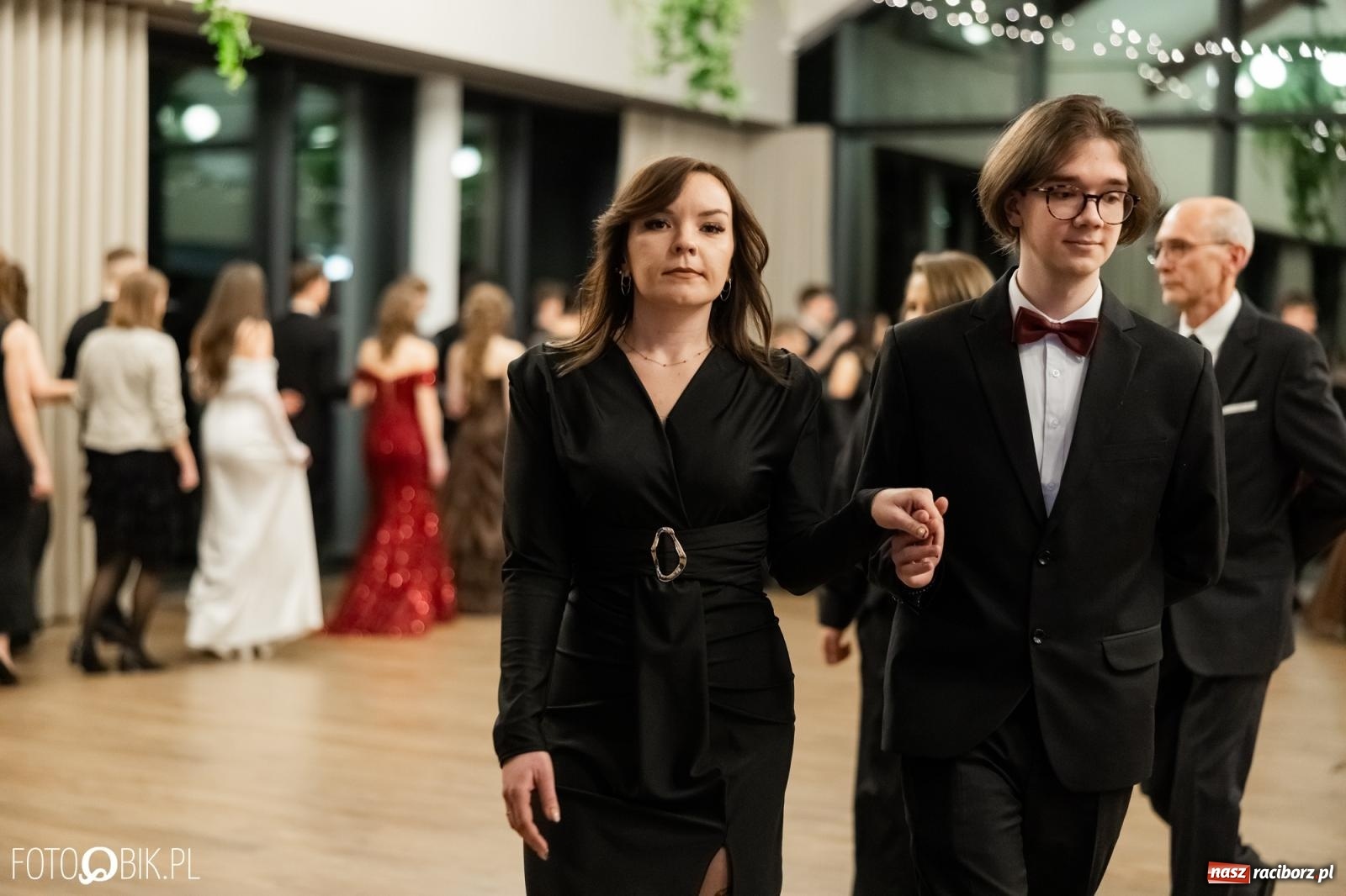 Zdjęcie w galerii na portalu naszraciborz.pl: ZSO nr 1 w Raciborzu po raz pierwszy bawi się na studniówce w Rudach [FOTO i WIDEO] wiadomości z regionu