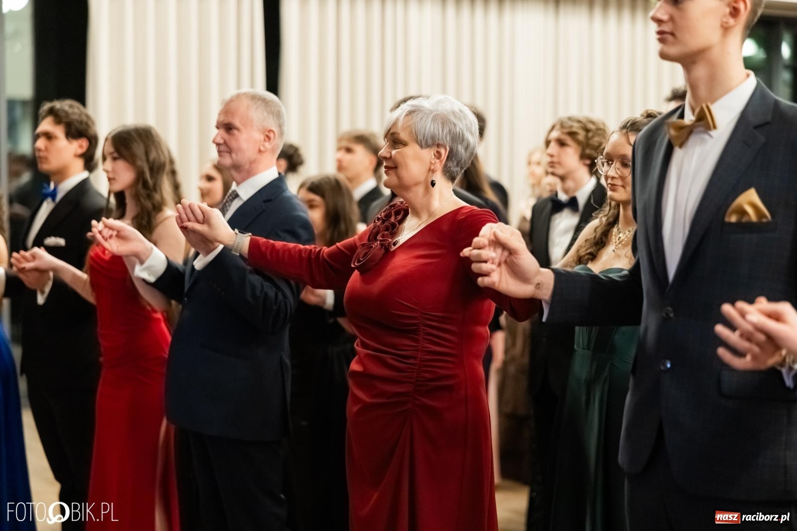 Zdjęcie w galerii na portalu naszraciborz.pl: ZSO nr 1 w Raciborzu po raz pierwszy bawi się na studniówce w Rudach [FOTO i WIDEO] wiadomości z regionu