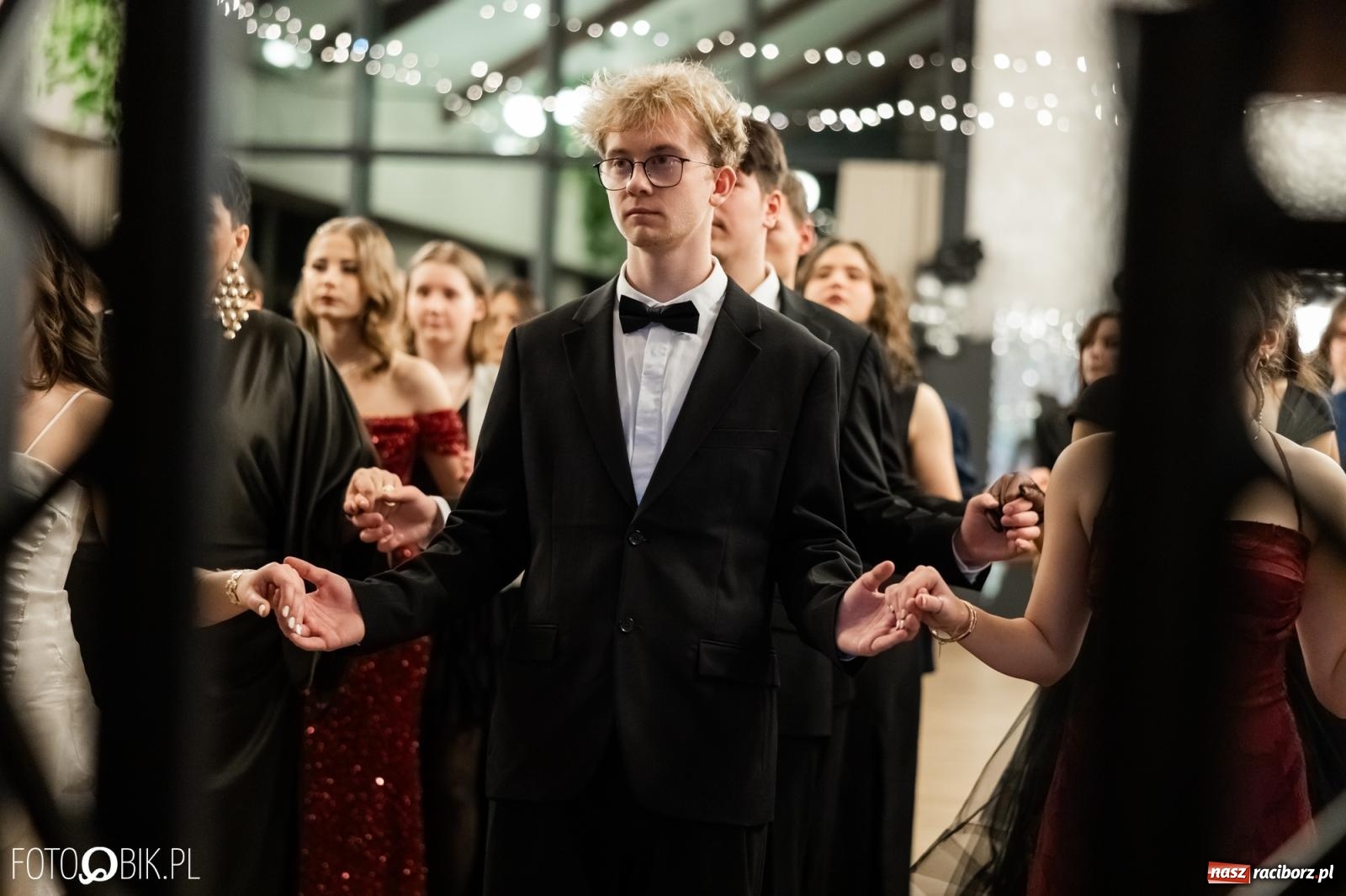 Zdjęcie w galerii na portalu naszraciborz.pl: ZSO nr 1 w Raciborzu po raz pierwszy bawi się na studniówce w Rudach [FOTO i WIDEO] wiadomości z regionu