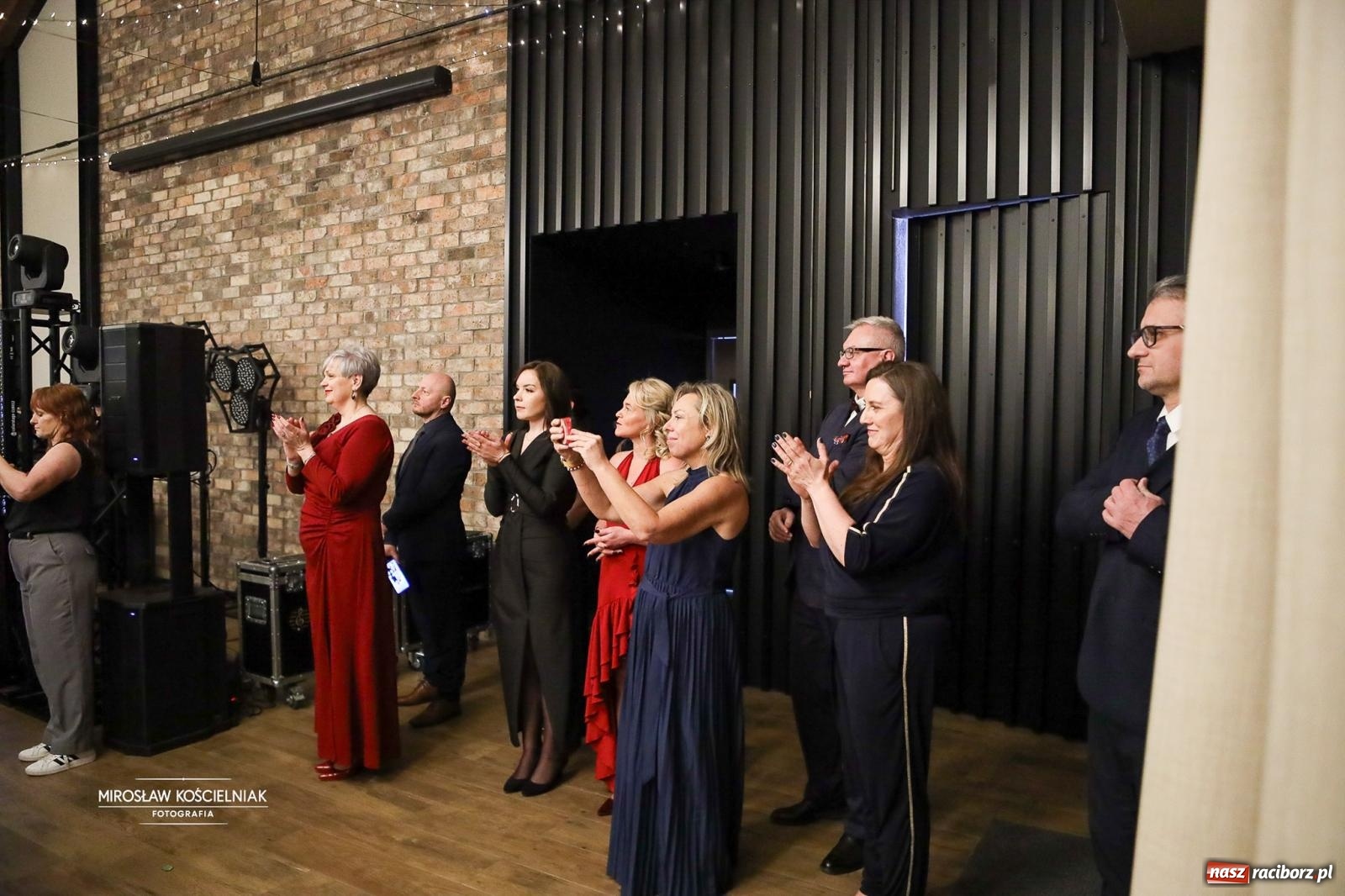 Zdjęcie w galerii na portalu naszraciborz.pl: Róże Kasprowicza w Rudym Lesie. Studniówka ZSO nr 1 z Raciborza na bis [FOTO] wiadomości z regionu