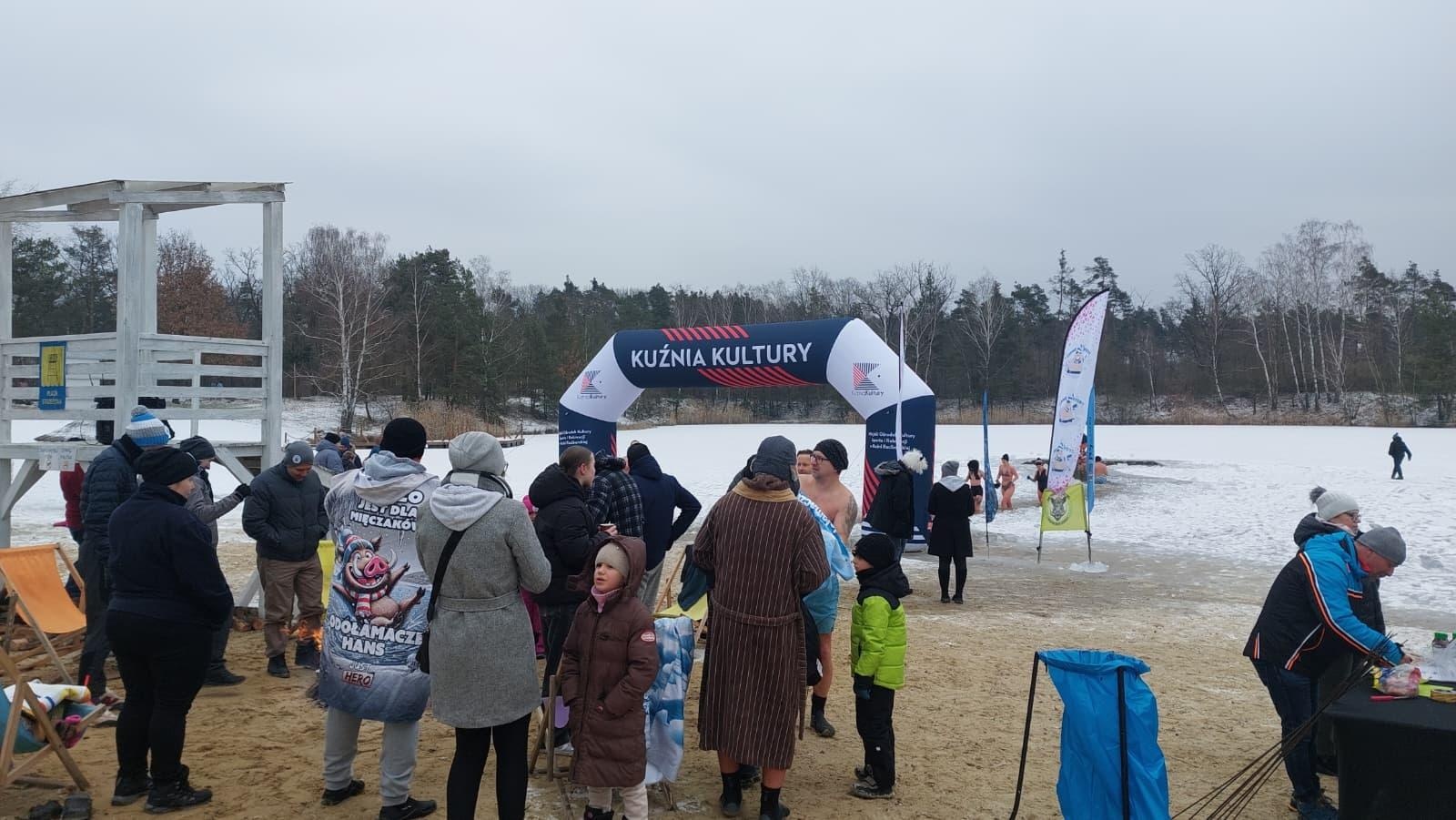 Zdjęcie w galerii na portalu naszraciborz.pl: Wodnik Challenge. Zimowa próba charakteru nad wodą [FOTO] wiadomości z regionu