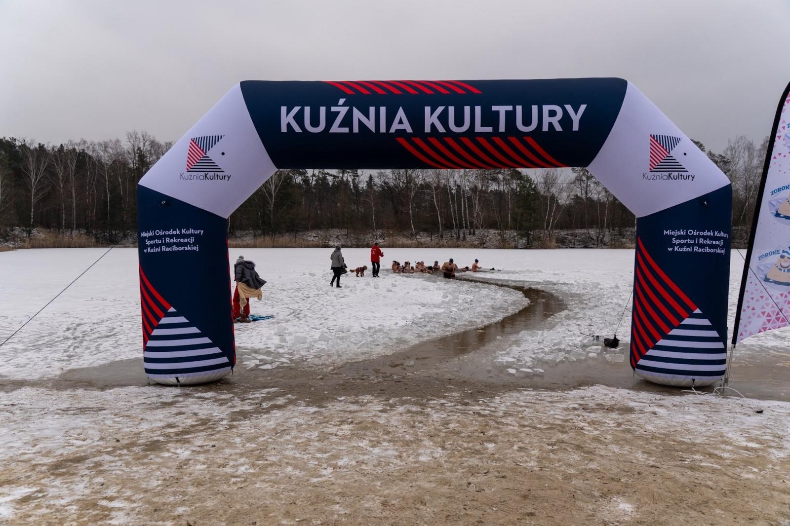 Zdjęcie w galerii na portalu naszraciborz.pl: Wodnik Challenge. Zimowa próba charakteru nad wodą [FOTO] wiadomości z regionu