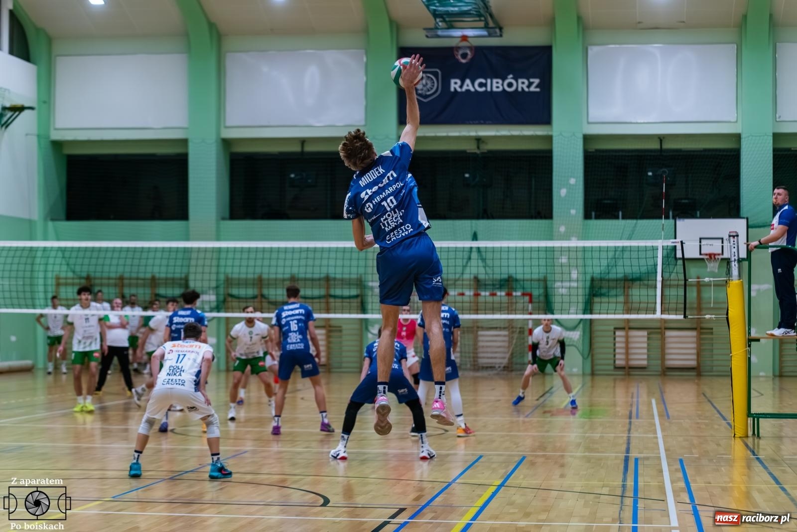 Zdjęcie w galerii na portalu naszraciborz.pl: Ostatni domowy mecz po myśli Klubu Siatkarskiego Racibórz [FOTO] wiadomości z regionu