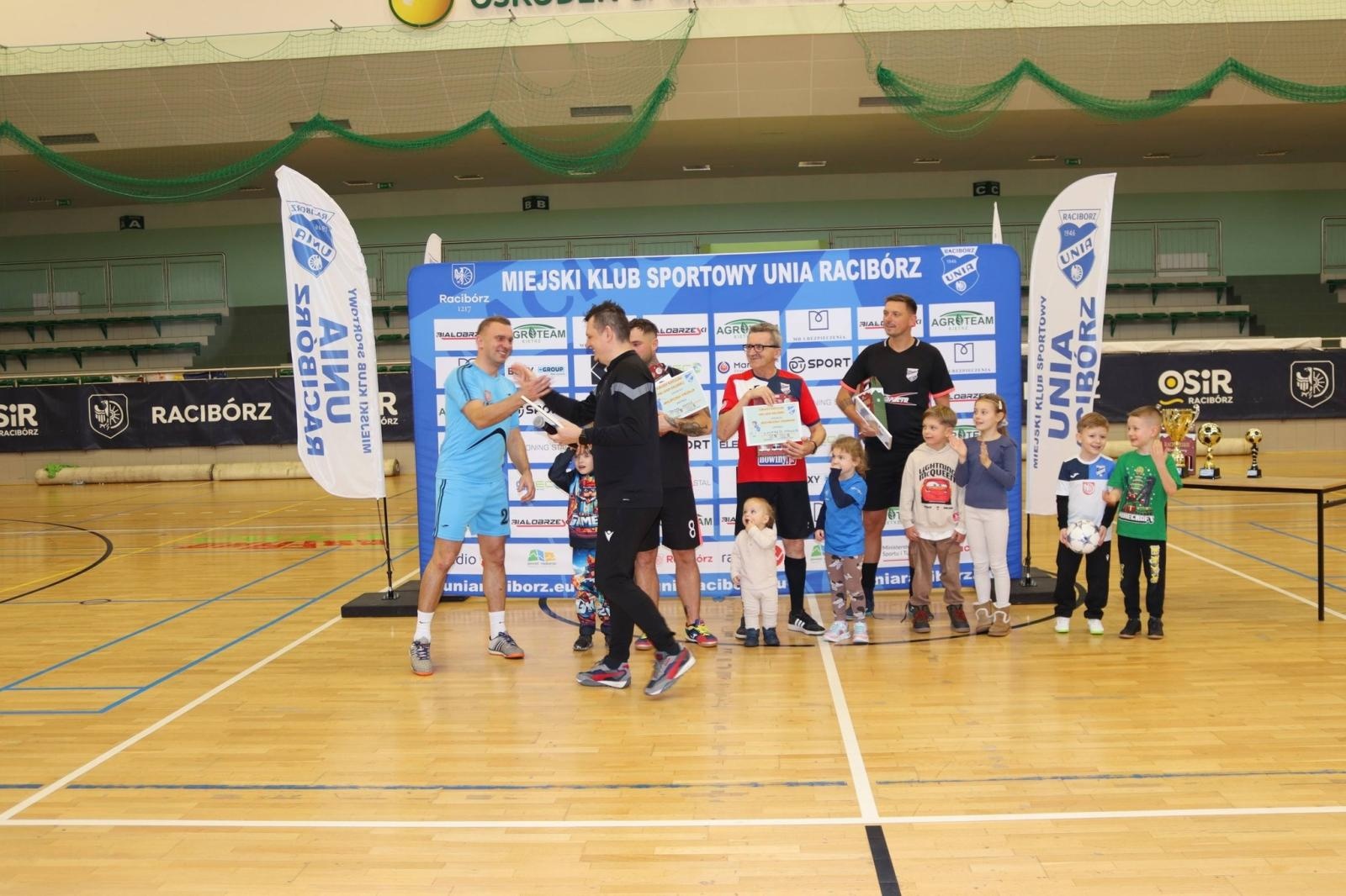 Zdjęcie w galerii na portalu naszraciborz.pl: Rodzice rocznika 2019/20 mistrzami Akademii Rodziców [FOTO] wiadomości z regionu