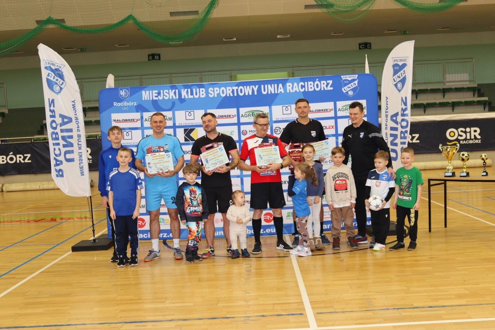 Zdjęcie w galerii na portalu naszraciborz.pl: Rodzice rocznika 2019/20 mistrzami Akademii Rodziców [FOTO] wiadomości z regionu