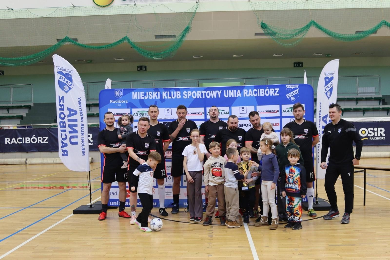 Zdjęcie w galerii na portalu naszraciborz.pl: Rodzice rocznika 2019/20 mistrzami Akademii Rodziców [FOTO] wiadomości z regionu