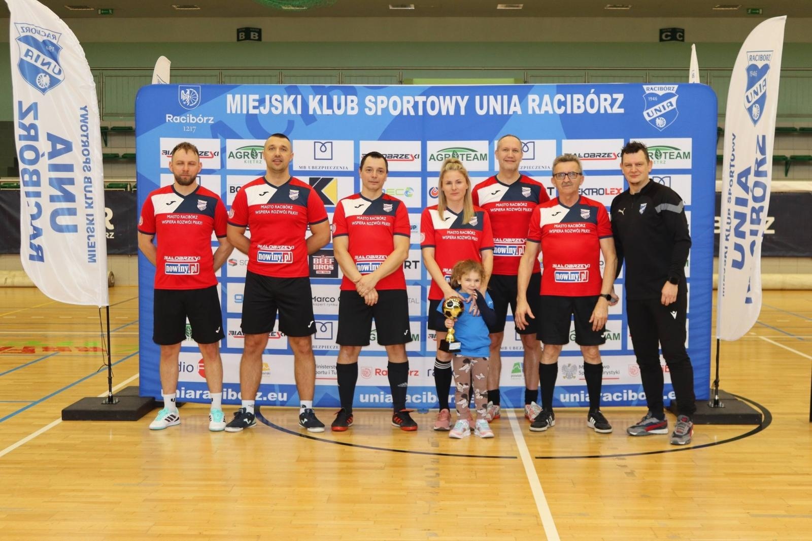 Zdjęcie w galerii na portalu naszraciborz.pl: Rodzice rocznika 2019/20 mistrzami Akademii Rodziców [FOTO] wiadomości z regionu