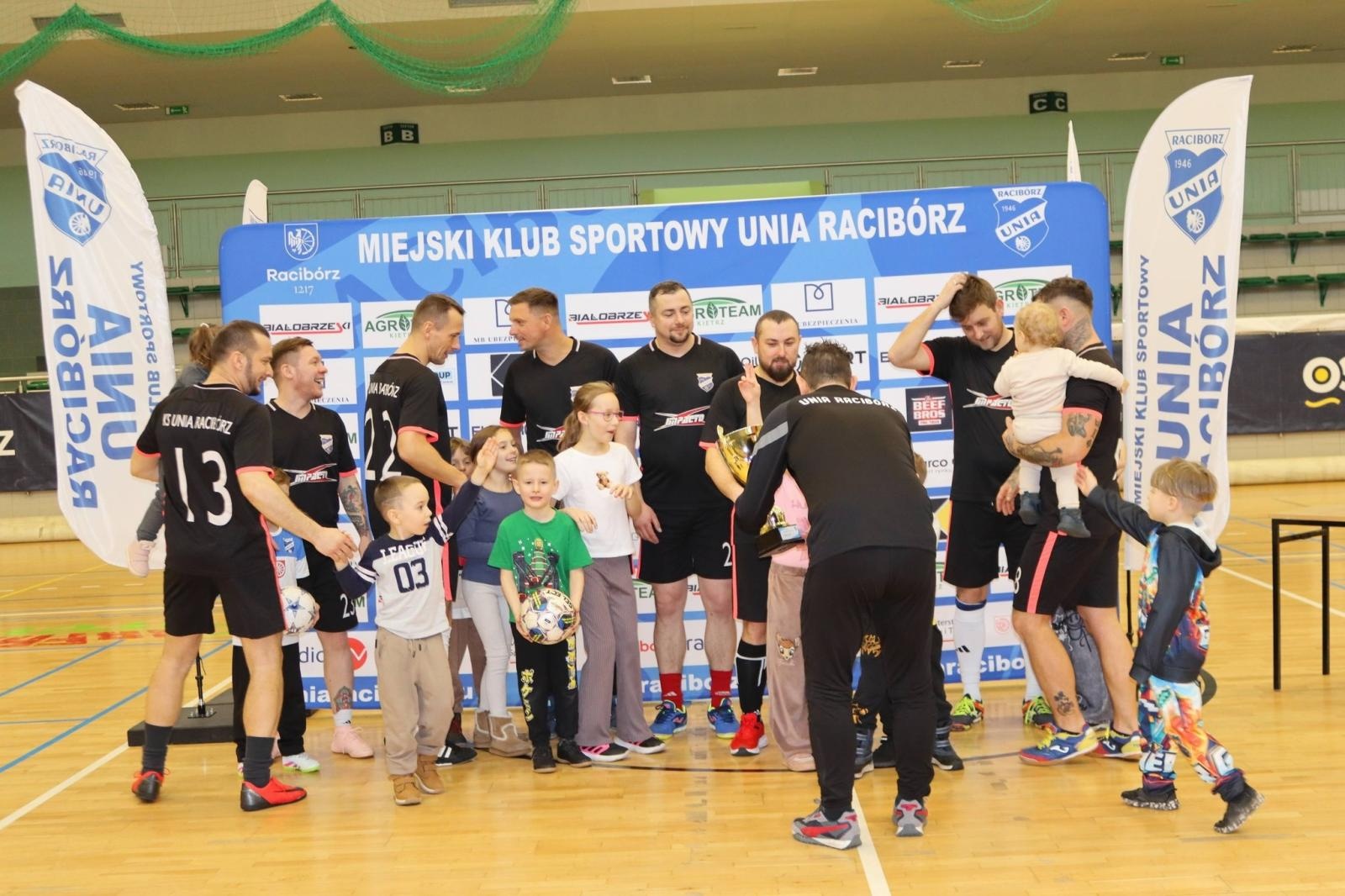 Zdjęcie w galerii na portalu naszraciborz.pl: Rodzice rocznika 2019/20 mistrzami Akademii Rodziców [FOTO] wiadomości z regionu