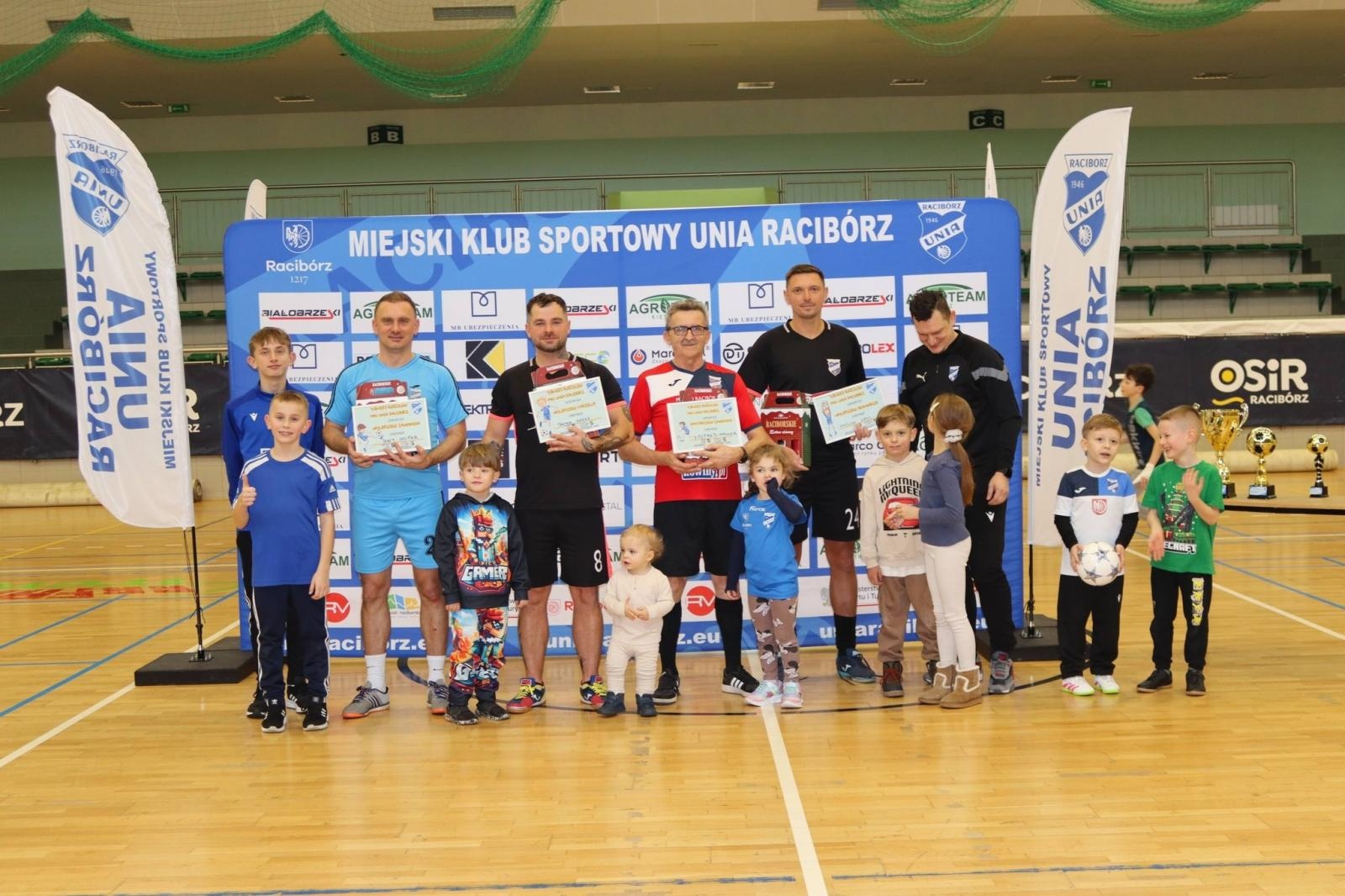 Zdjęcie w galerii na portalu naszraciborz.pl: Rodzice rocznika 2019/20 mistrzami Akademii Rodziców [FOTO] wiadomości z regionu