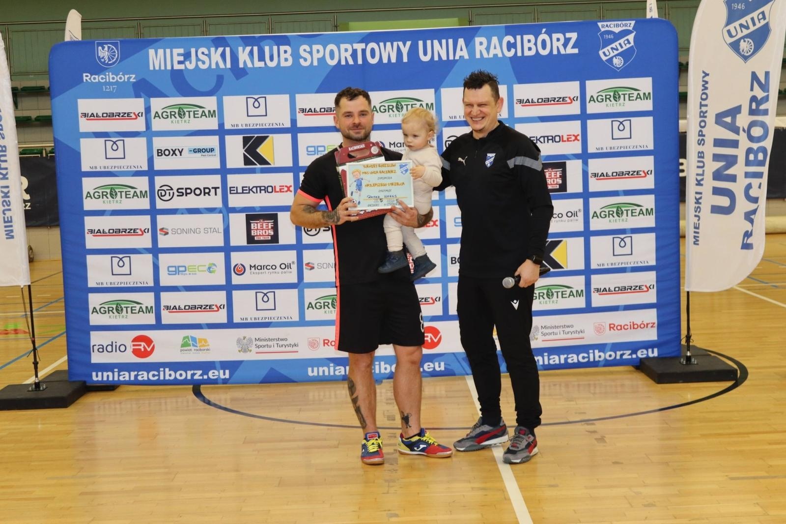 Zdjęcie w galerii na portalu naszraciborz.pl: Rodzice rocznika 2019/20 mistrzami Akademii Rodziców [FOTO] wiadomości z regionu