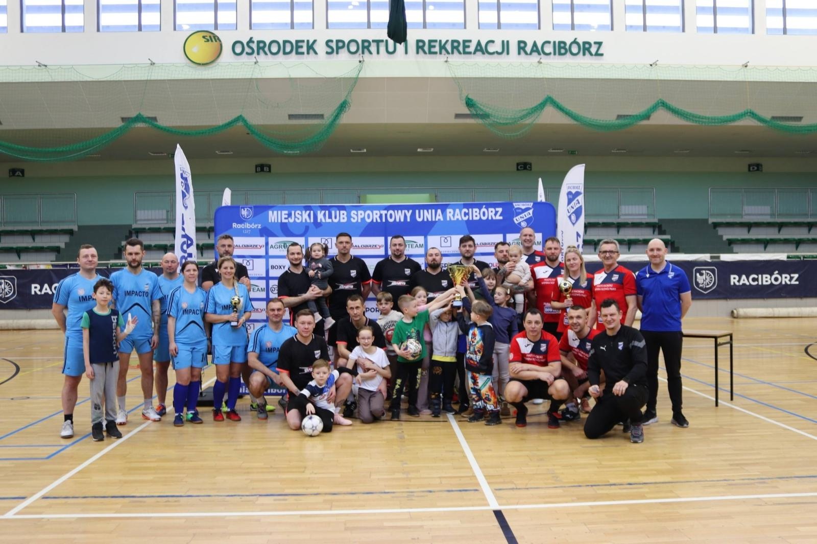 Zdjęcie w galerii na portalu naszraciborz.pl: Rodzice rocznika 2019/20 mistrzami Akademii Rodziców [FOTO] wiadomości z regionu