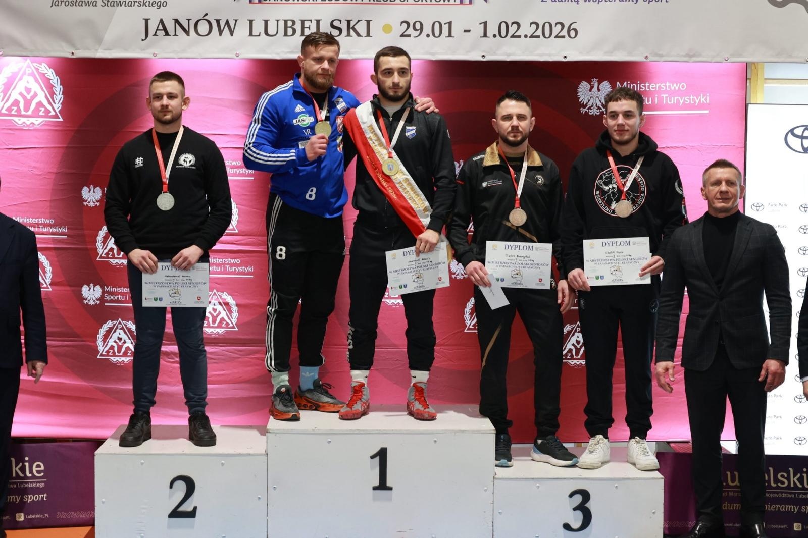 Zdjęcie w galerii na portalu naszraciborz.pl: Unia Racibórz druga drużynowo na 96. Mistrzostwach Polski w zapasach klasycznych. Złoto Czarneckiego wiadomości z regionu