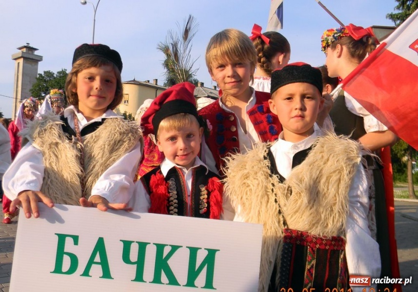 Zdjęcie w galerii na portalu naszraciborz.pl: Raciborzanie tańczyli w Serbii wiadomości z regionu