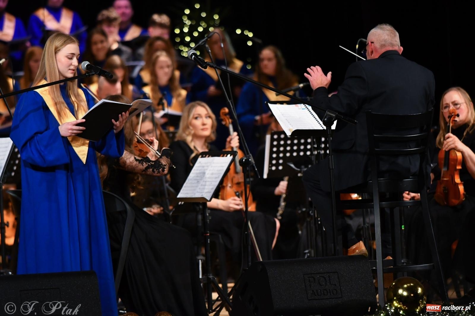 Zdjęcie w galerii na portalu naszraciborz.pl: Prawykonanie Oratorium Bożonarodzeniowego na jubileusz 30-lecia chóru Bel Canto wiadomości z regionu