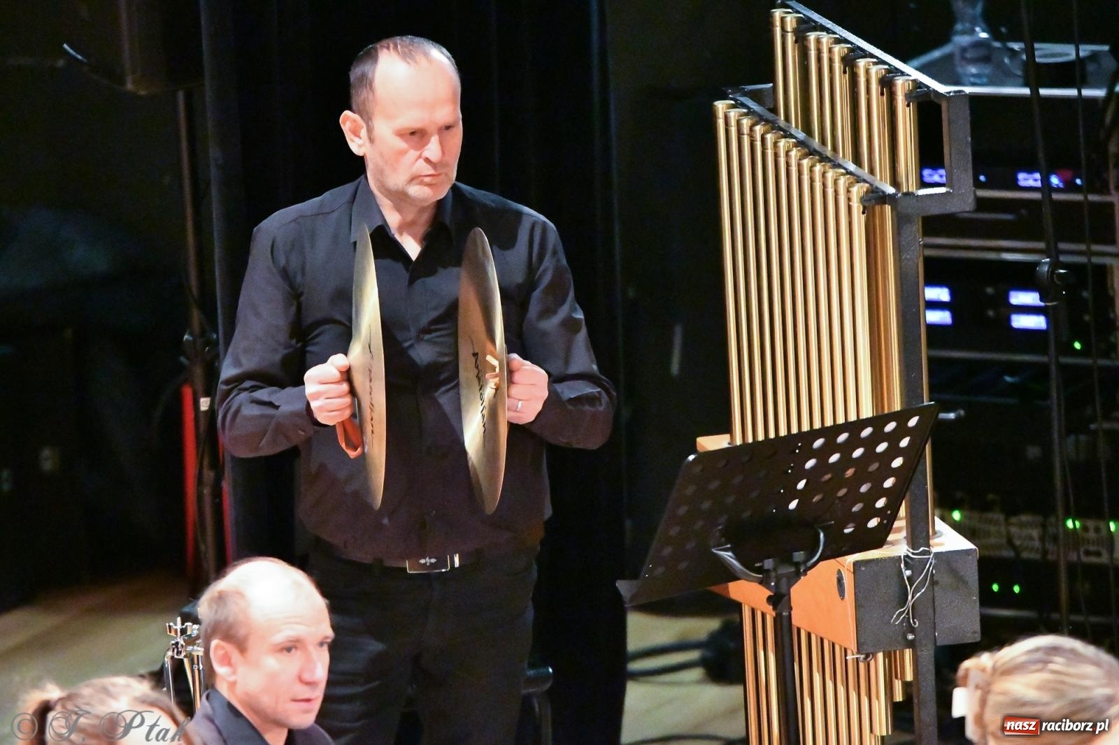 Zdjęcie w galerii na portalu naszraciborz.pl: Prawykonanie Oratorium Bożonarodzeniowego na jubileusz 30-lecia chóru Bel Canto wiadomości z regionu