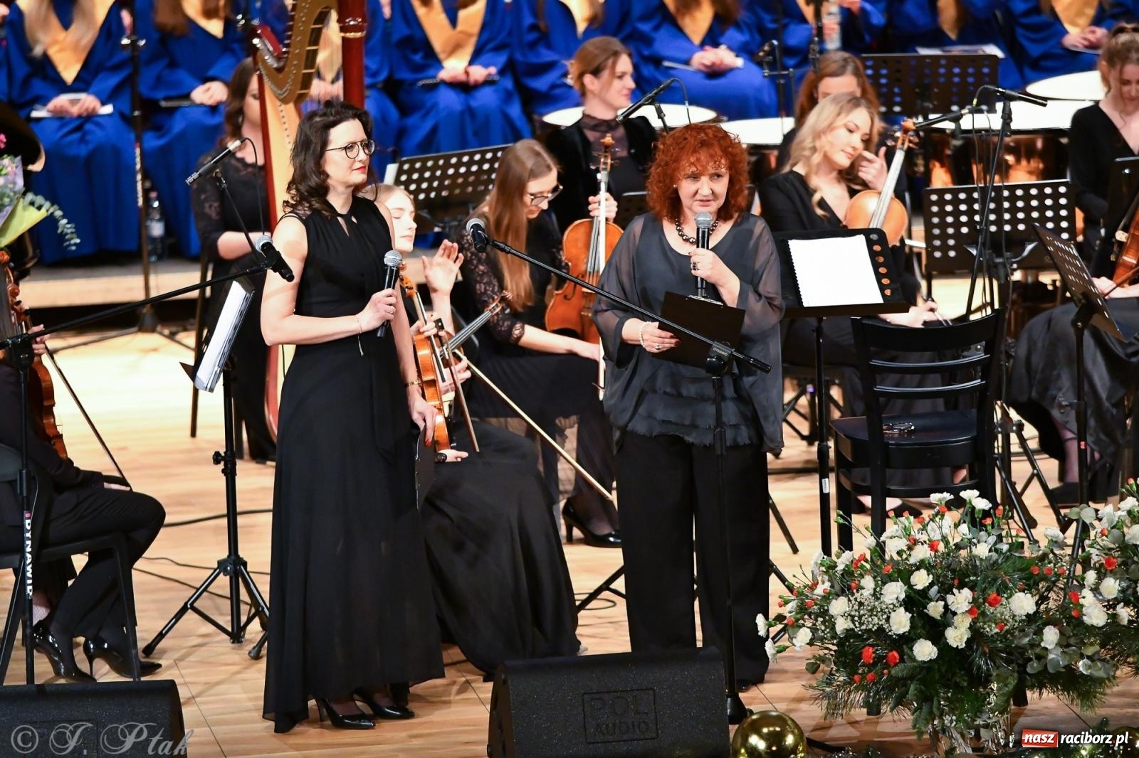 Zdjęcie w galerii na portalu naszraciborz.pl: Prawykonanie Oratorium Bożonarodzeniowego na jubileusz 30-lecia chóru Bel Canto wiadomości z regionu