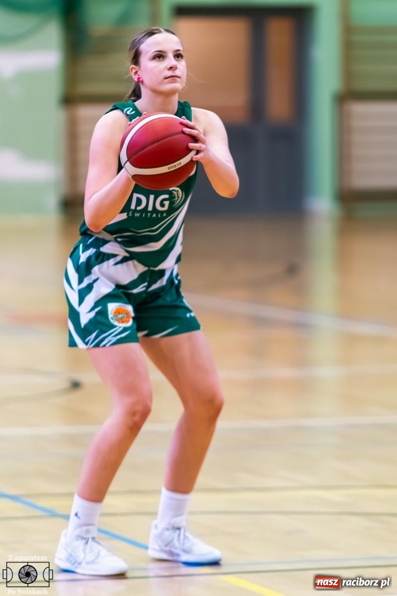 Zdjęcie w galerii na portalu naszraciborz.pl: Olimpia bardzo długo się męczyła, ale ostatecznie zwyciężyła [FOTO i WIDEO] wiadomości z regionu