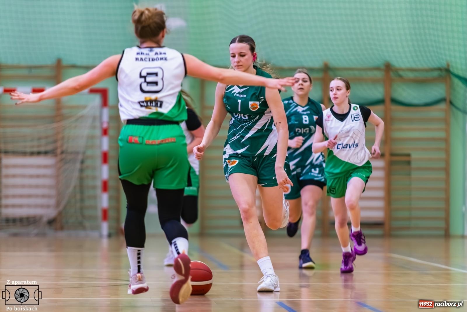 Zdjęcie w galerii na portalu naszraciborz.pl: Olimpia bardzo długo się męczyła, ale ostatecznie zwyciężyła [FOTO i WIDEO] wiadomości z regionu