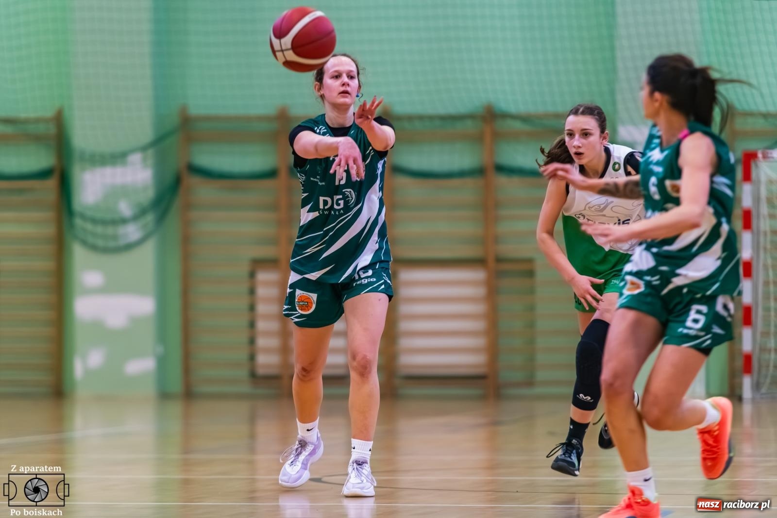 Zdjęcie w galerii na portalu naszraciborz.pl: Olimpia bardzo długo się męczyła, ale ostatecznie zwyciężyła [FOTO i WIDEO] wiadomości z regionu