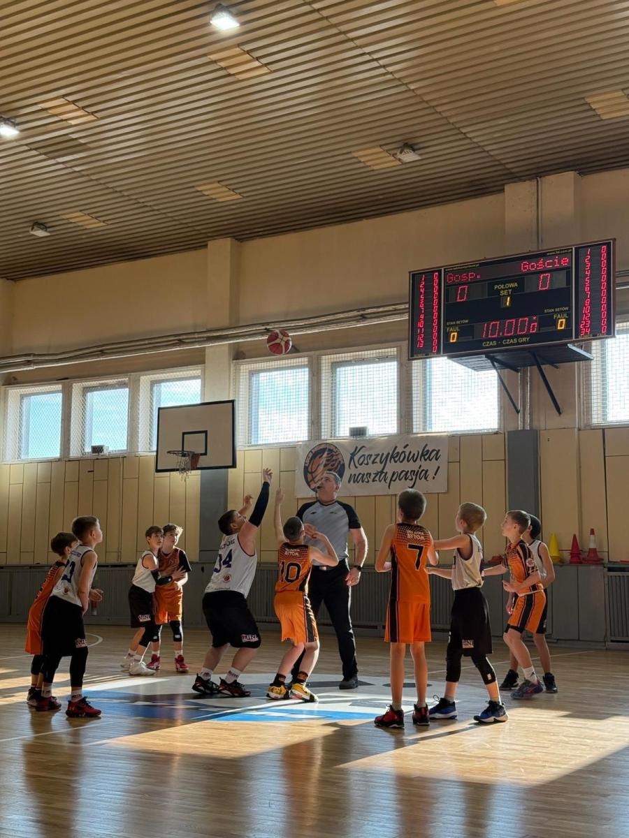 Zdjęcie w galerii na portalu naszraciborz.pl: Młodzież rozbiła bank. Złoty weekend koszykarzy i koszykarek MiniBasketball Racibórz wiadomości z regionu