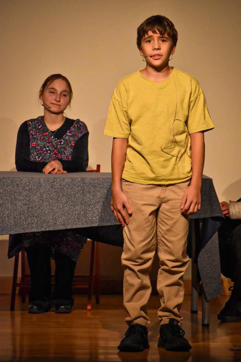 Zdjęcie w galerii na portalu naszraciborz.pl: Teatralna niedziela na Zamku Piastowskim. STÓŁ poruszył widzów wiadomości z regionu