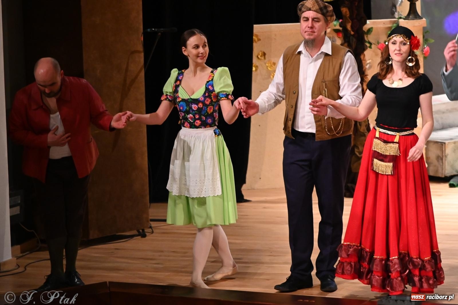 Zdjęcie w galerii na portalu naszraciborz.pl: Hrabina Marica porwała publiczność. Operetkowy wieczór pełen muzyki i tańca wiadomości z regionu