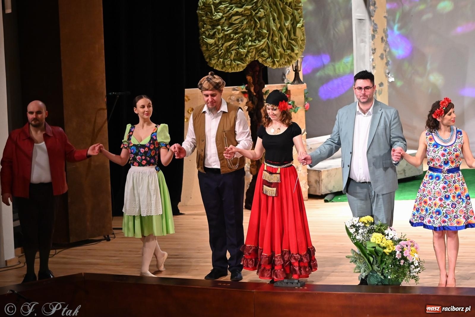 Zdjęcie w galerii na portalu naszraciborz.pl: Hrabina Marica porwała publiczność. Operetkowy wieczór pełen muzyki i tańca wiadomości z regionu