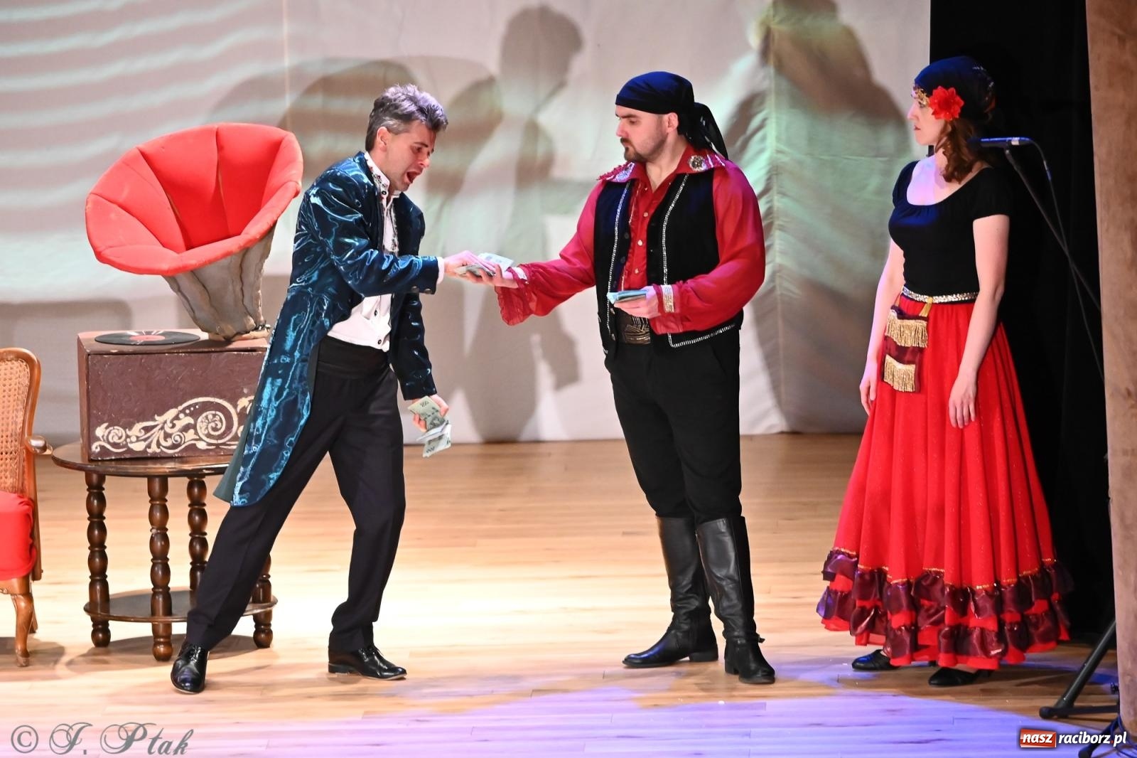 Zdjęcie w galerii na portalu naszraciborz.pl: Hrabina Marica porwała publiczność. Operetkowy wieczór pełen muzyki i tańca wiadomości z regionu