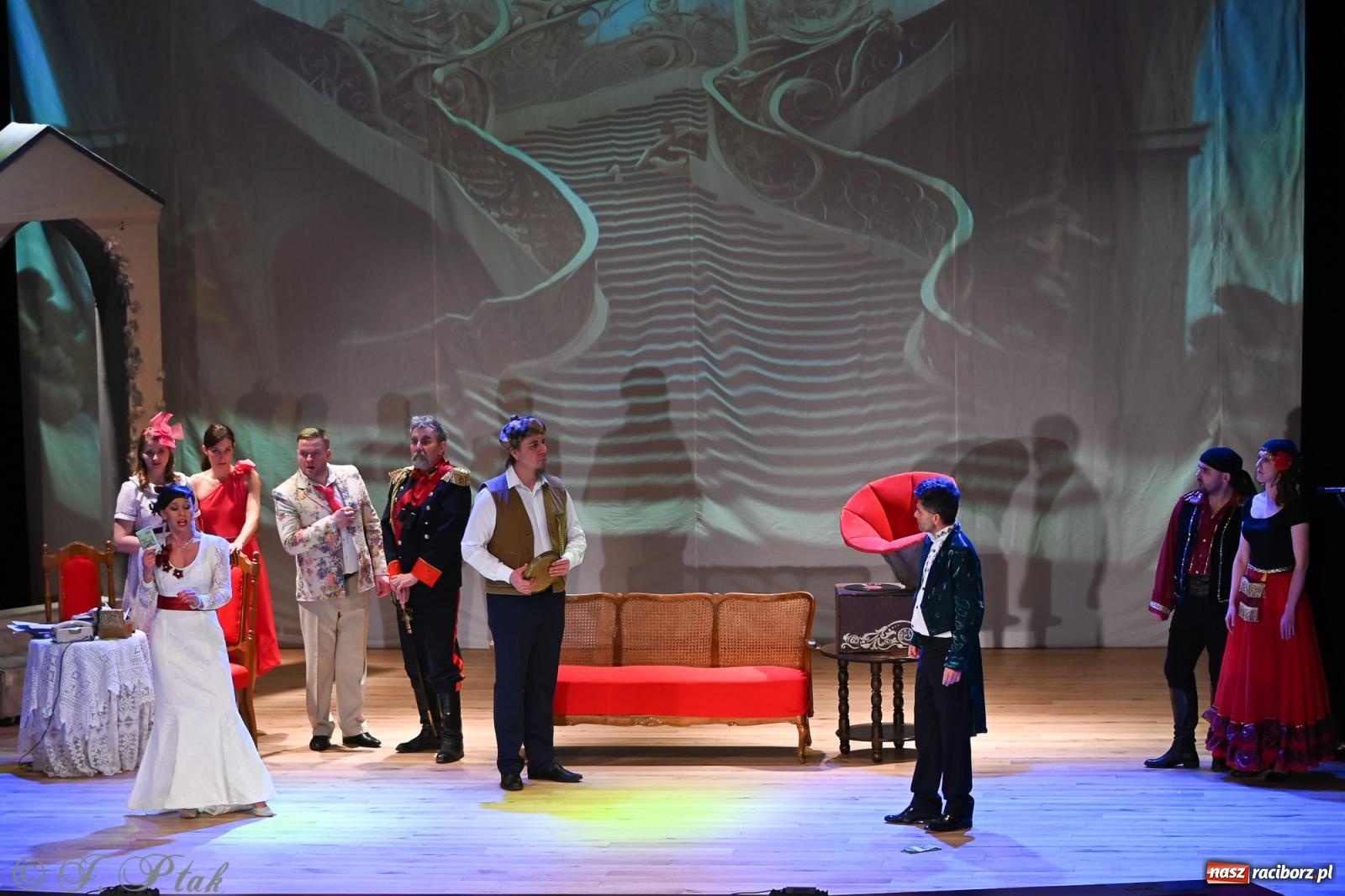 Zdjęcie w galerii na portalu naszraciborz.pl: Hrabina Marica porwała publiczność. Operetkowy wieczór pełen muzyki i tańca wiadomości z regionu