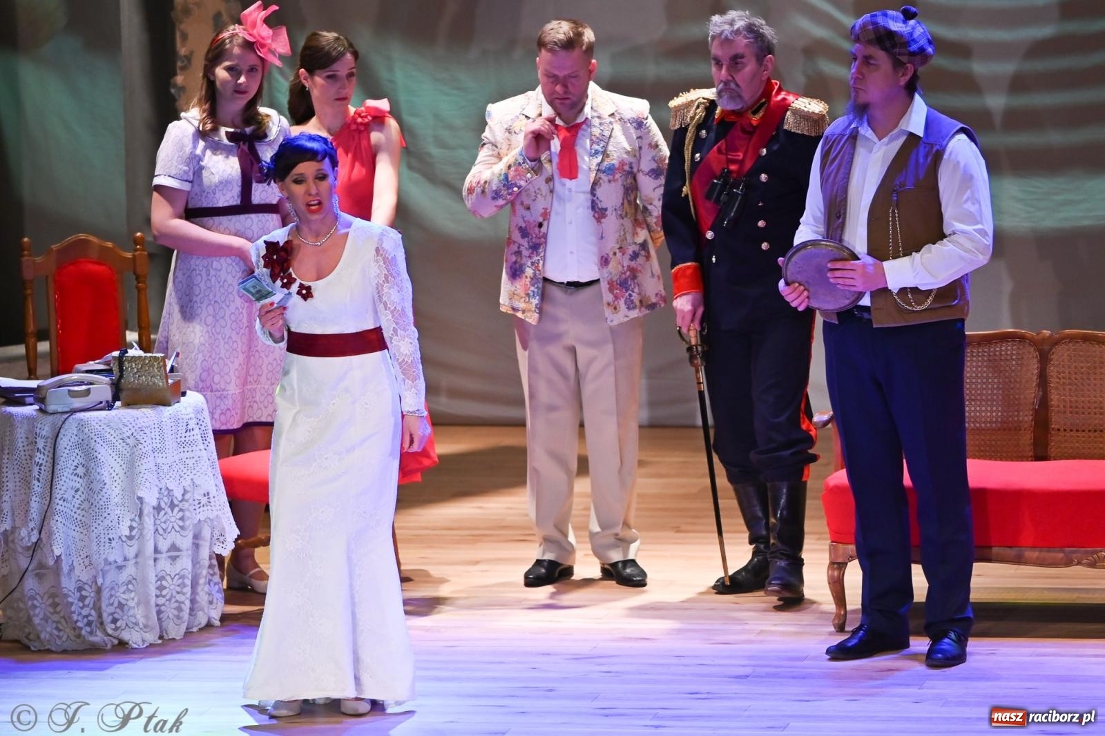 Zdjęcie w galerii na portalu naszraciborz.pl: Hrabina Marica porwała publiczność. Operetkowy wieczór pełen muzyki i tańca wiadomości z regionu