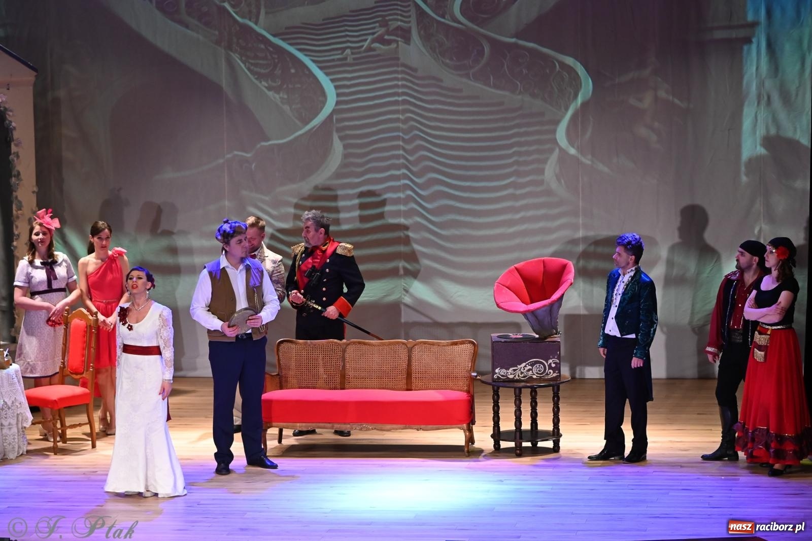 Zdjęcie w galerii na portalu naszraciborz.pl: Hrabina Marica porwała publiczność. Operetkowy wieczór pełen muzyki i tańca wiadomości z regionu