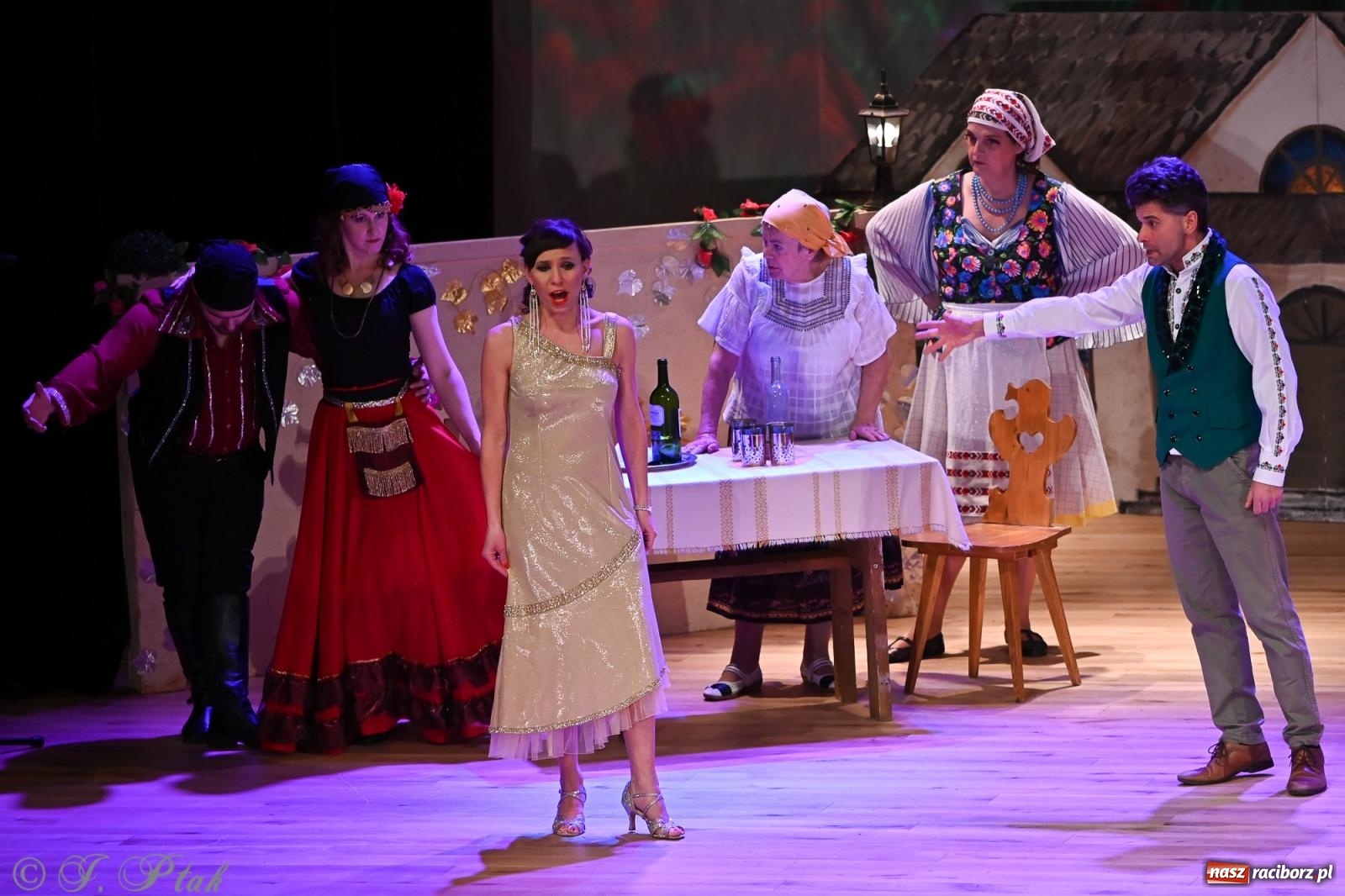 Zdjęcie w galerii na portalu naszraciborz.pl: Hrabina Marica porwała publiczność. Operetkowy wieczór pełen muzyki i tańca wiadomości z regionu