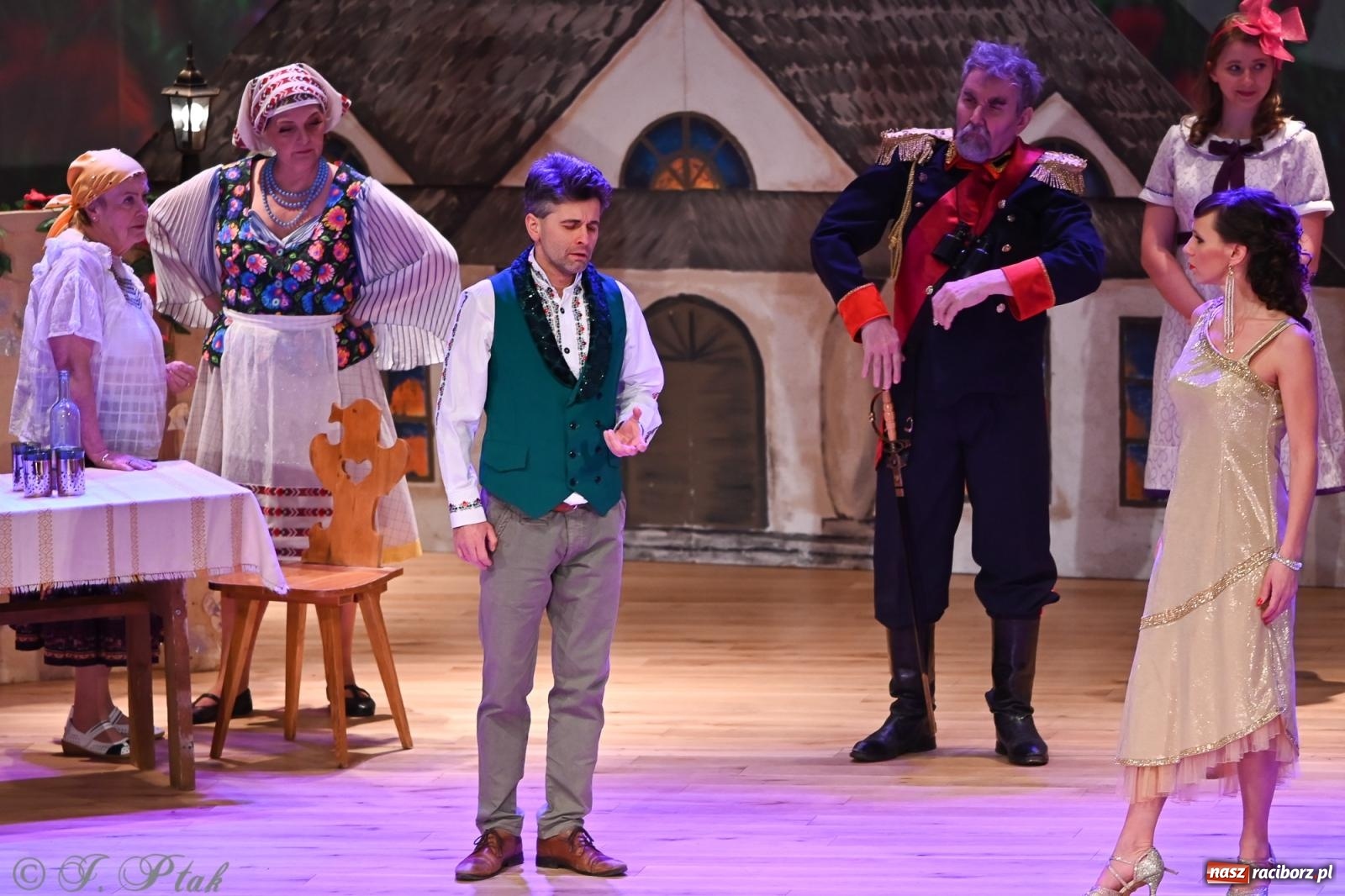 Zdjęcie w galerii na portalu naszraciborz.pl: Hrabina Marica porwała publiczność. Operetkowy wieczór pełen muzyki i tańca wiadomości z regionu