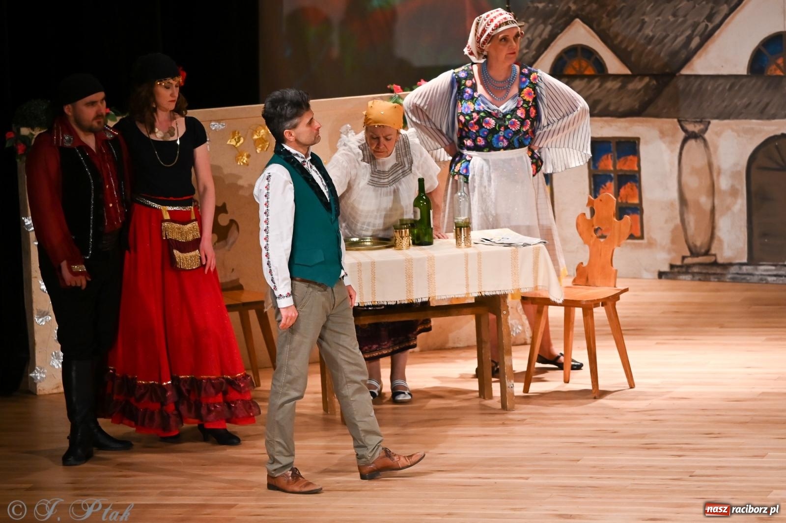 Zdjęcie w galerii na portalu naszraciborz.pl: Hrabina Marica porwała publiczność. Operetkowy wieczór pełen muzyki i tańca wiadomości z regionu