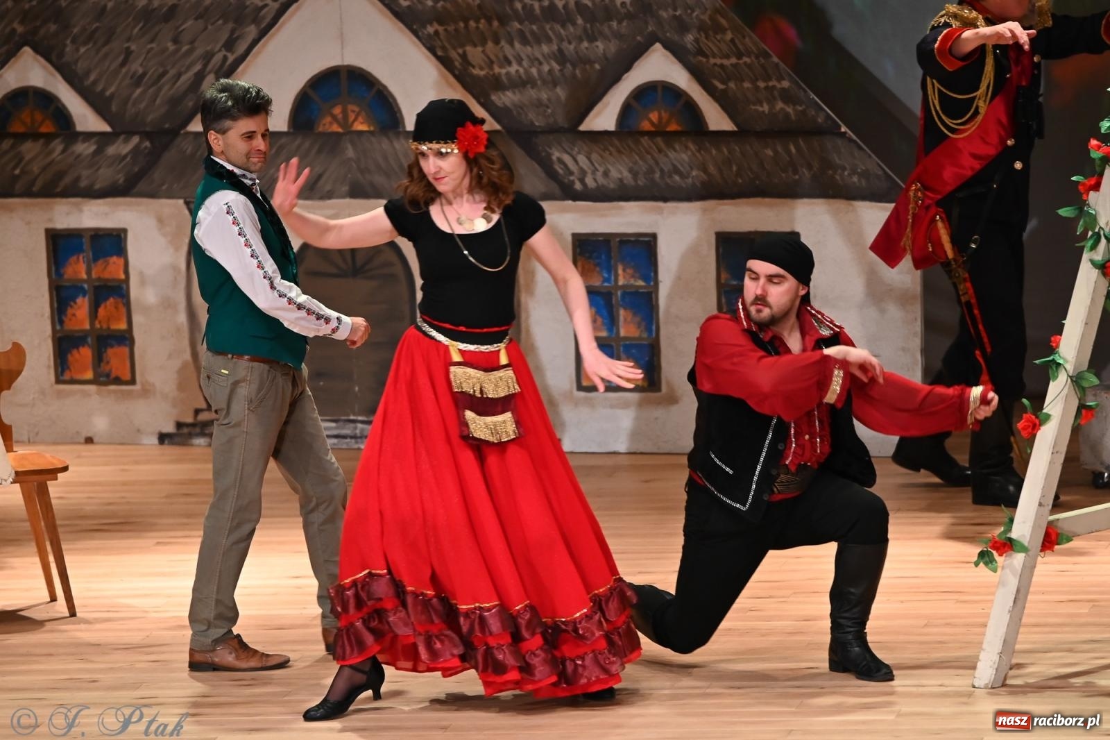 Zdjęcie w galerii na portalu naszraciborz.pl: Hrabina Marica porwała publiczność. Operetkowy wieczór pełen muzyki i tańca wiadomości z regionu