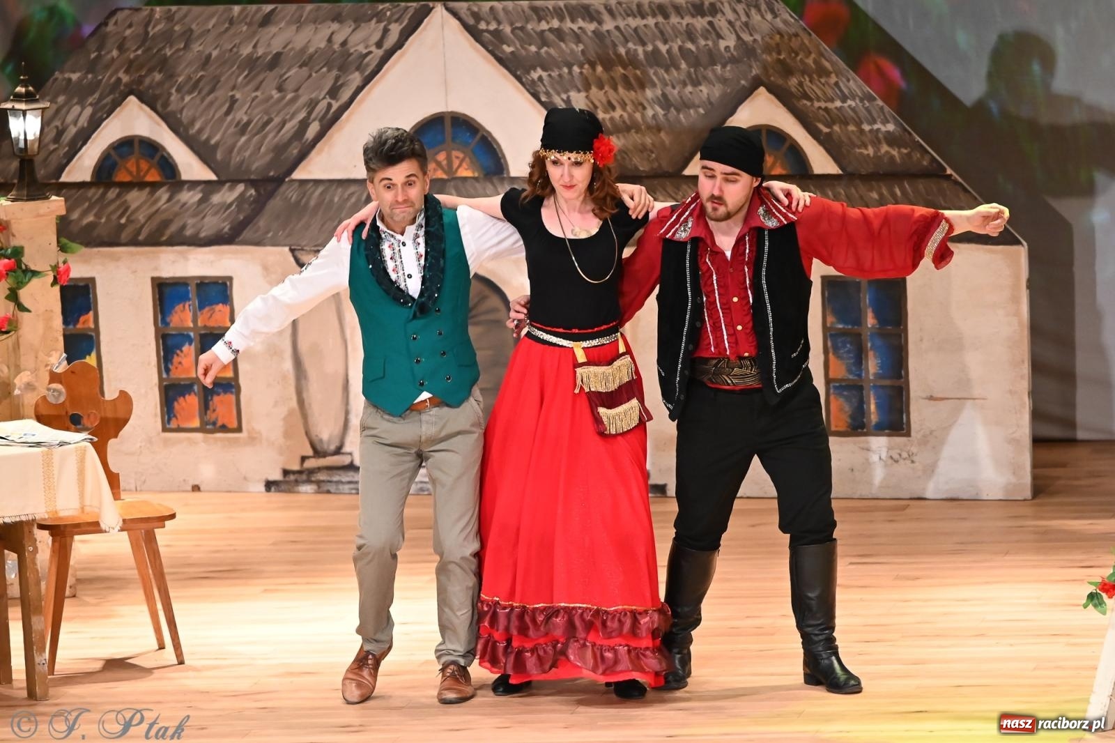 Zdjęcie w galerii na portalu naszraciborz.pl: Hrabina Marica porwała publiczność. Operetkowy wieczór pełen muzyki i tańca wiadomości z regionu