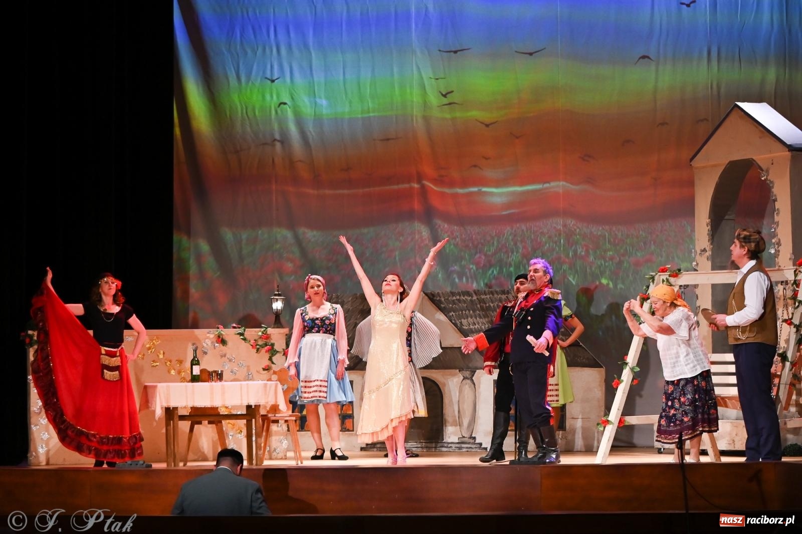 Zdjęcie w galerii na portalu naszraciborz.pl: Hrabina Marica porwała publiczność. Operetkowy wieczór pełen muzyki i tańca wiadomości z regionu