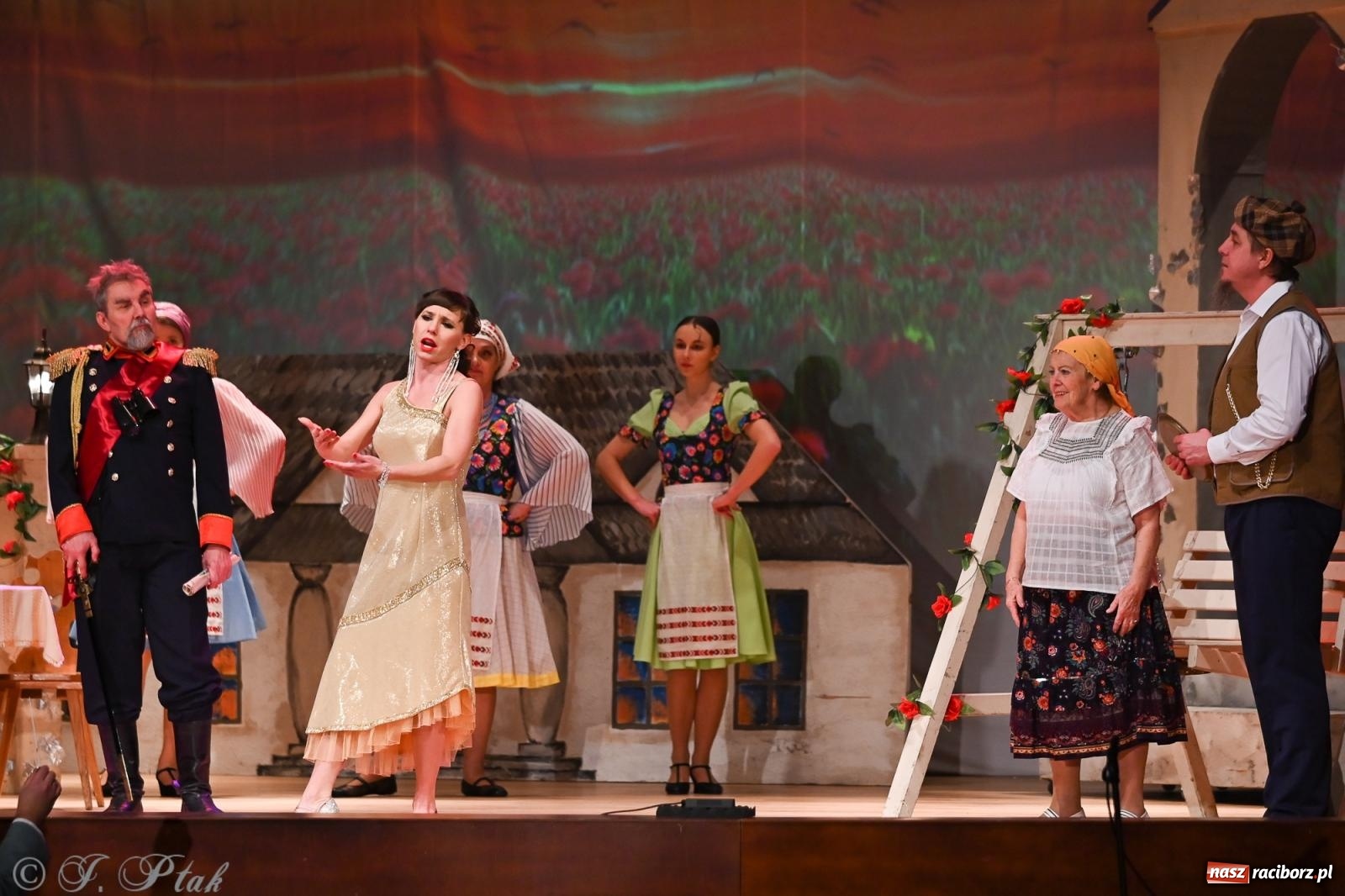 Zdjęcie w galerii na portalu naszraciborz.pl: Hrabina Marica porwała publiczność. Operetkowy wieczór pełen muzyki i tańca wiadomości z regionu