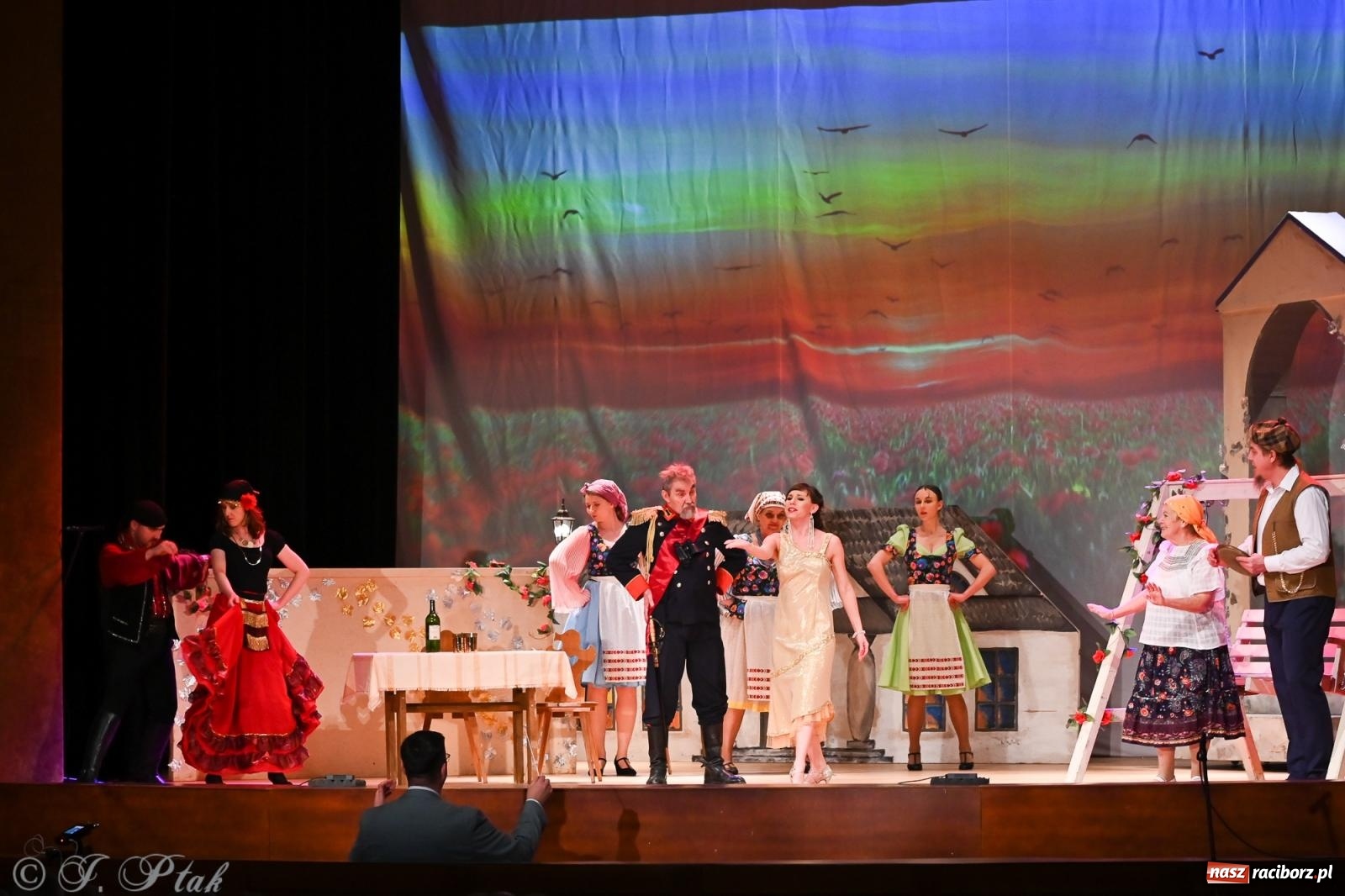 Zdjęcie w galerii na portalu naszraciborz.pl: Hrabina Marica porwała publiczność. Operetkowy wieczór pełen muzyki i tańca wiadomości z regionu