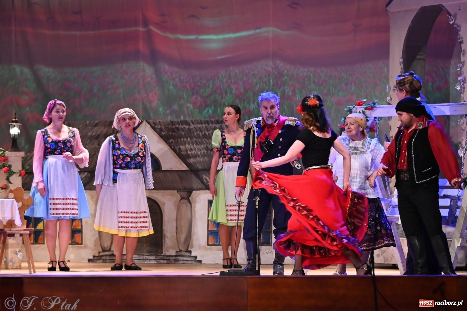 Zdjęcie w galerii na portalu naszraciborz.pl: Hrabina Marica porwała publiczność. Operetkowy wieczór pełen muzyki i tańca wiadomości z regionu