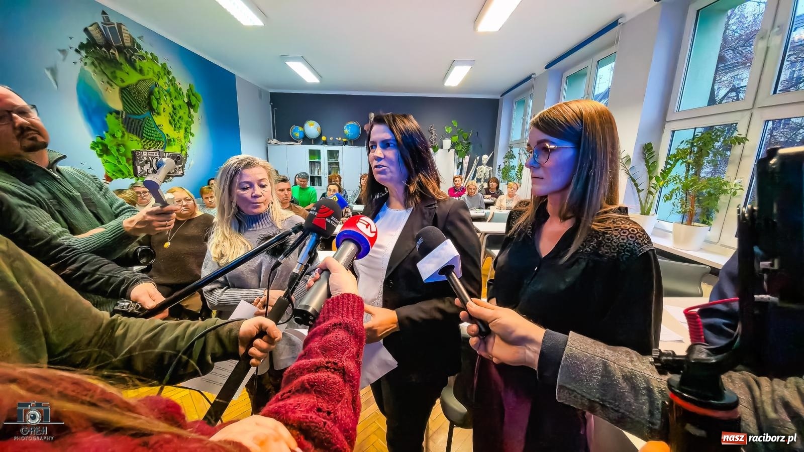 Zdjęcie w galerii na portalu naszraciborz.pl: Szkoła to nie statystyka. Głos społeczności Trzynastki wobec uchwały intencyjnej [WIDEO] wiadomości z regionu