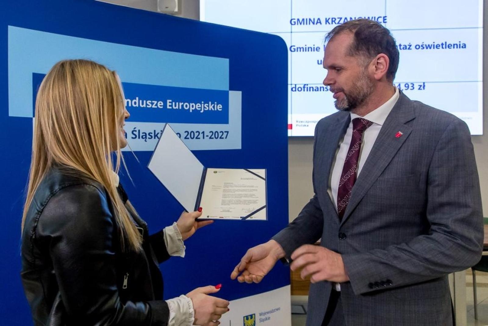 Zdjęcie w galerii na portalu naszraciborz.pl: Miliony na odnawialne źródła energii dla śląskich gmin, w tym z powiatu raciborskiego wiadomości z regionu