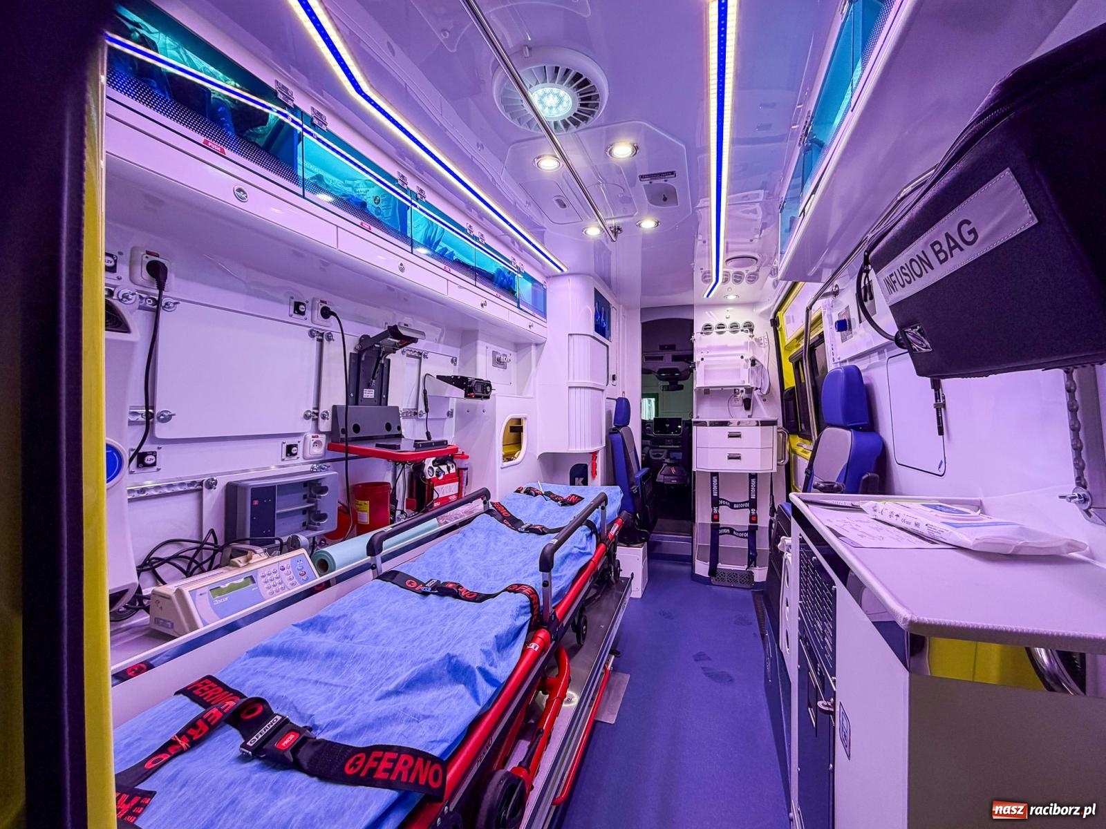 Zdjęcie w galerii na portalu naszraciborz.pl: Nowa karetka dla raciborskiego szpitala – 800 tysięcy złotych dotacji z budżetu państwa wiadomości z regionu